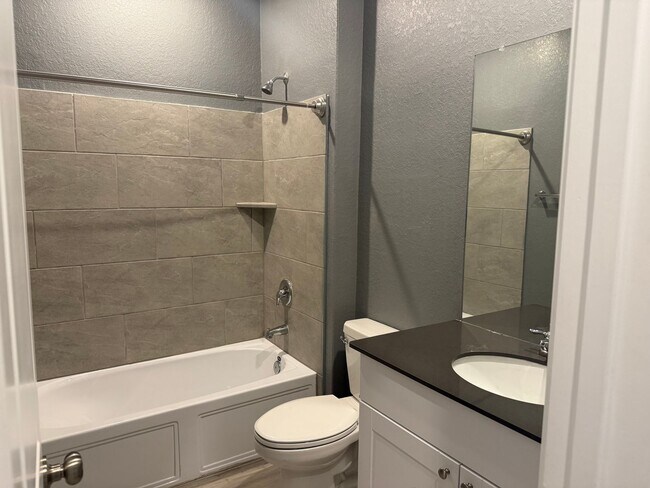 Building Photo - Spacious 5-Bed, 3-Bath Home in Brookmill –...
