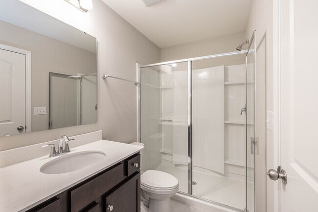 Building Photo - BEAUTIFUL 3BD/2.5BTH Townhome - MALLARD CREEK