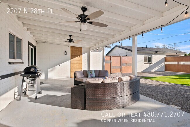 Building Photo - 2207 N 28th Pl