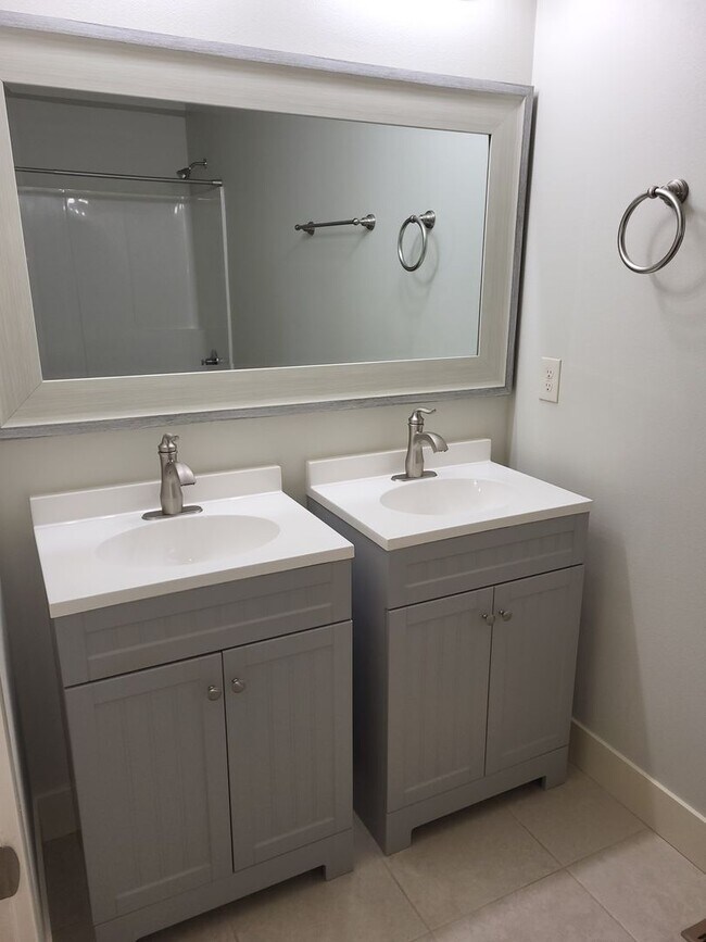 Building Photo - Lease Up- Custom Spokane Duplex