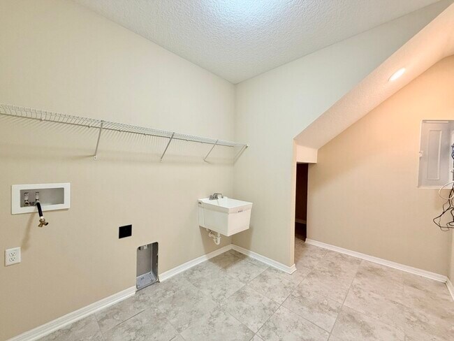 Building Photo - 11414 Alachua Creek Ln