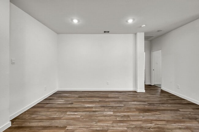 Building Photo - 647 Delicate Arch Dr