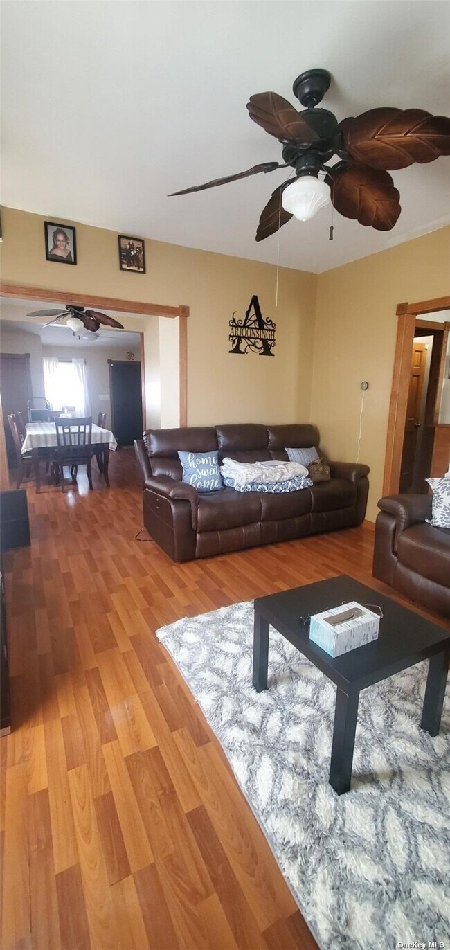 Building Photo - 42 Poplar St