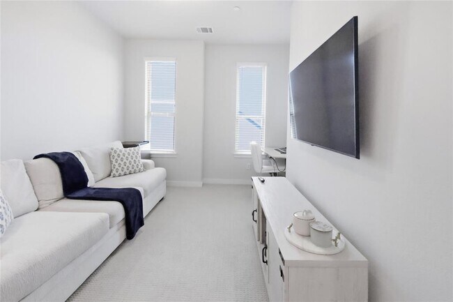 Building Photo - 2500 Forest Creek Dr