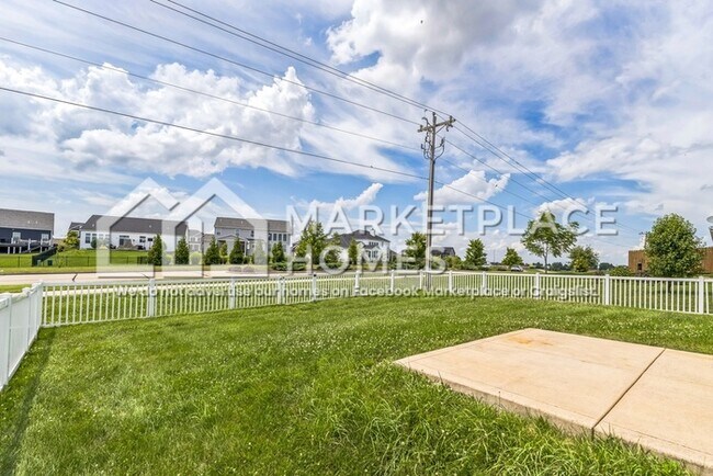 Building Photo - 1717 Briarmanor Dr