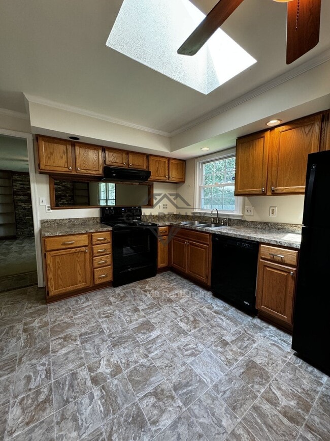 Building Photo - 5088 Blarney St