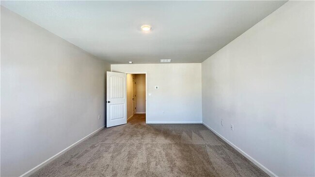 Building Photo - 100 Aspen Ct