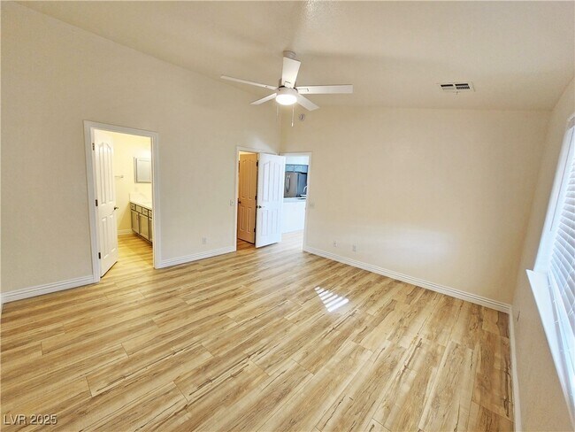 Building Photo - 3741 Malibou Ave