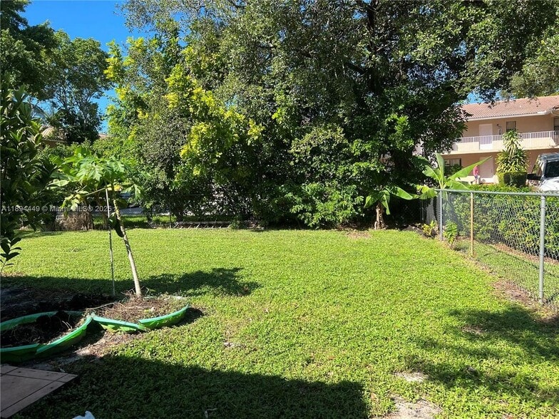 Building Photo - 2510 NW 116th Terrace