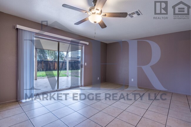 Building Photo - 5Bed/2Bath Home at 35th Ave/Cactus! Ready for Immediate Move-In! -- NO HOA!