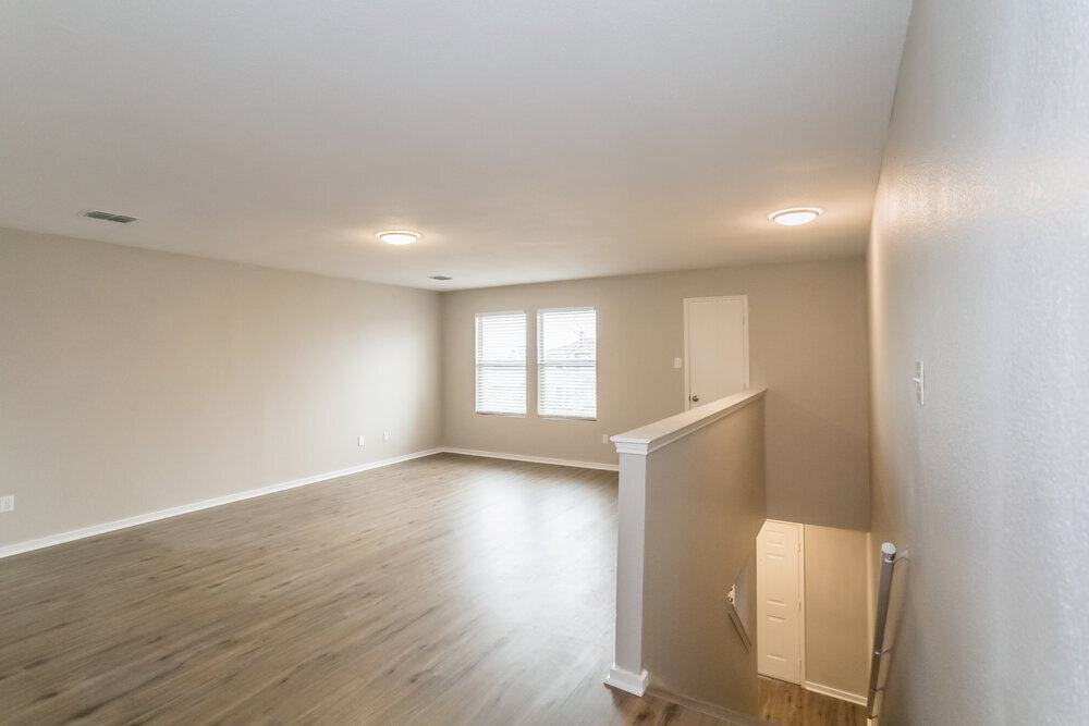 Building Photo - 8764 Stonebriar Ln