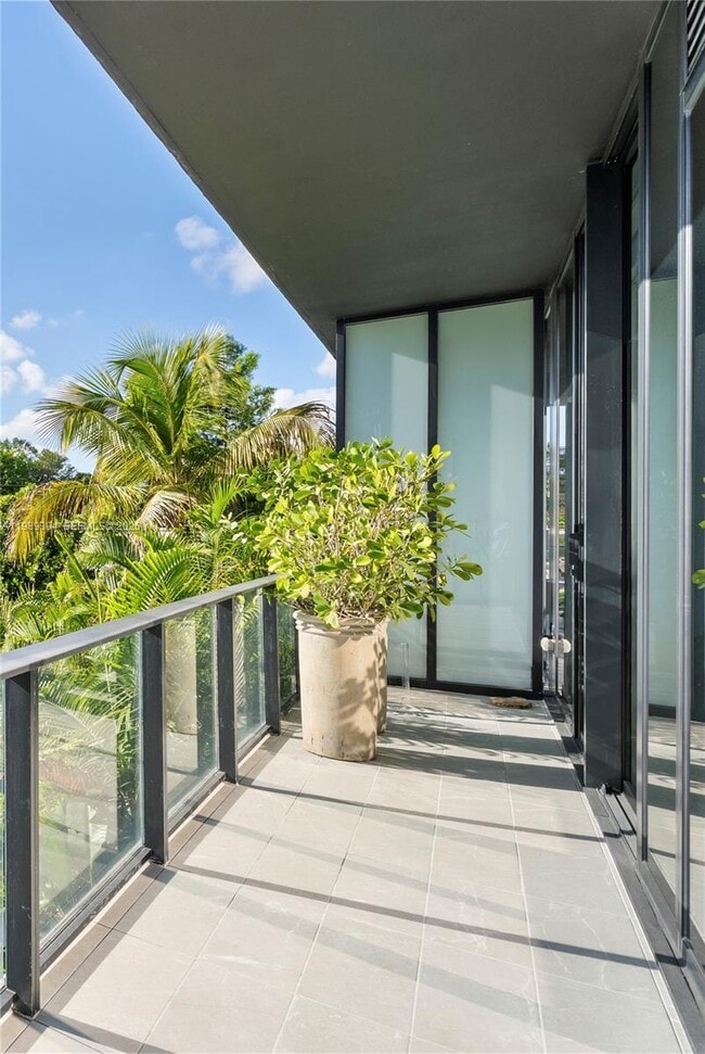 Building Photo - 3156 SW 27th Ave