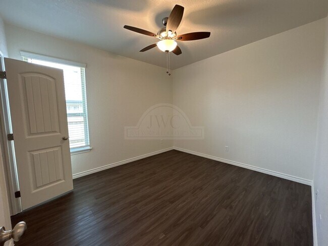 Building Photo - 5110 Rose Gdn Lp