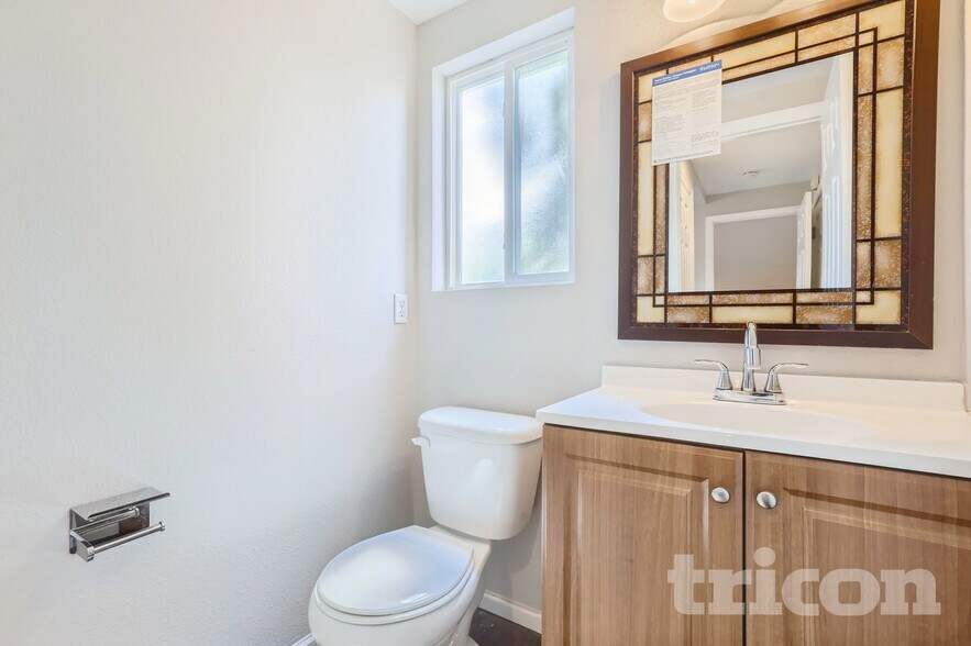 Building Photo - 15847 E 99th Pl