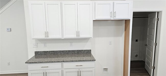 Building Photo - 1378 W Mt Comfort Rd