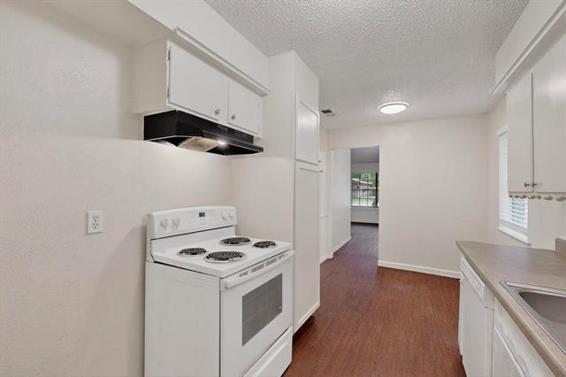 Building Photo - 10421 Muskogee Dr