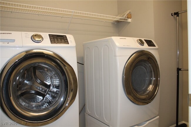 Building Photo - 3162 Casalotti Ave