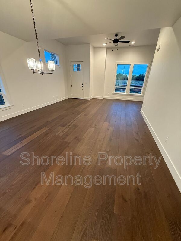 Building Photo - 2009 Freya Ct