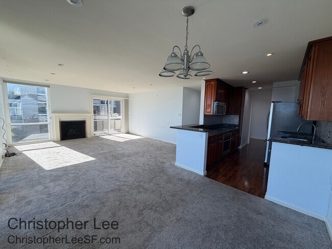 Building Photo - 1081 Beach Park Blvd