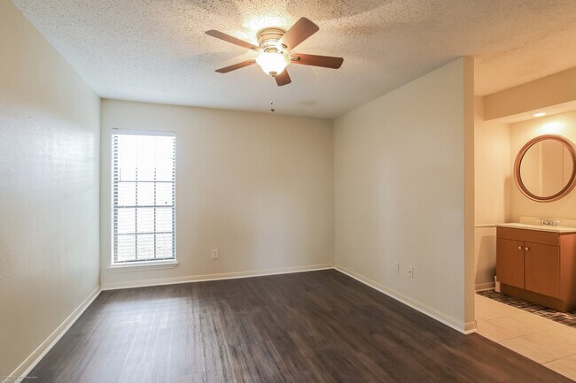 Building Photo - 18515 Denise Dale Ln