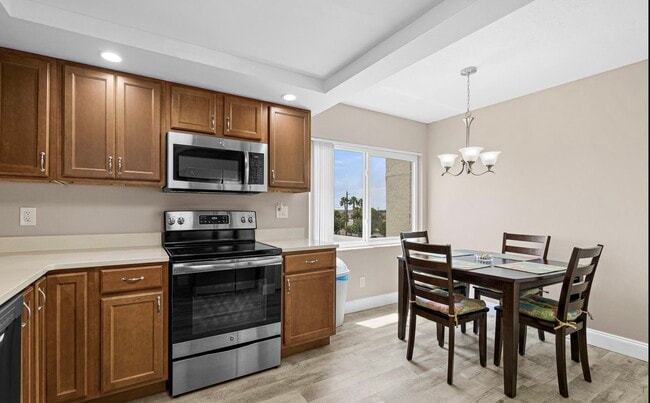 Building Photo - 250 S Sykes Creek Pky