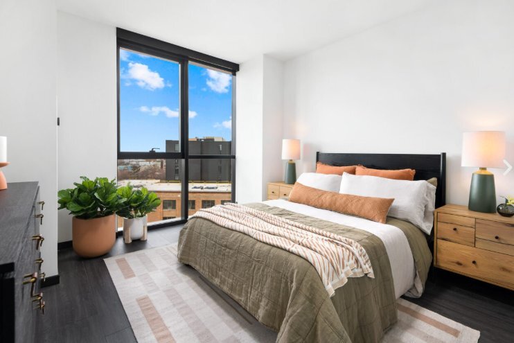 Building Photo - 1390 W Randolph St