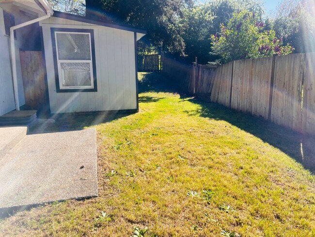Building Photo - Charming 3BR/1BA w/ 1-car garage, long driveway, fenced yard, wood stove & shed/workshop.