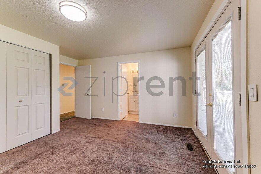 Building Photo - 13543 SW 64th Ave