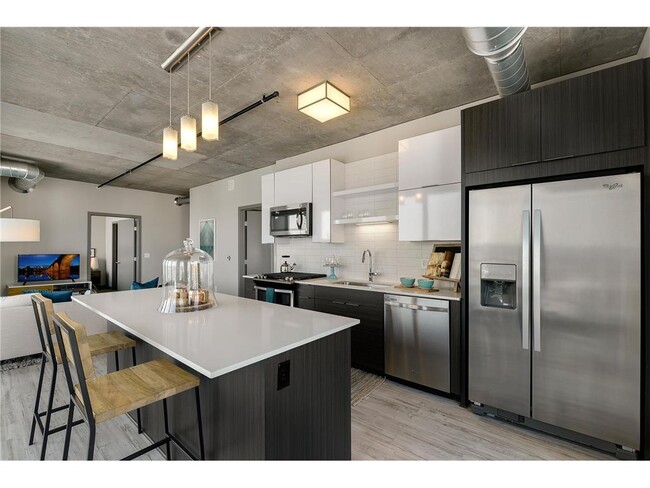 Building Photo - 315 1st Ave NE