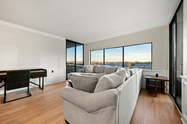 Living room - 1130 Piedmont Ave NE