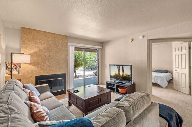 Building Photo - Furnished 3 Bedroom close to Downtown Tucson Pima West and U of A