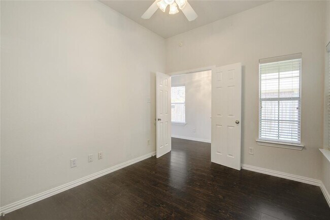 Building Photo - 229 River Basin Ln