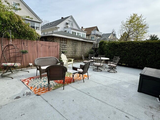 Building Photo - 62 Varnum St