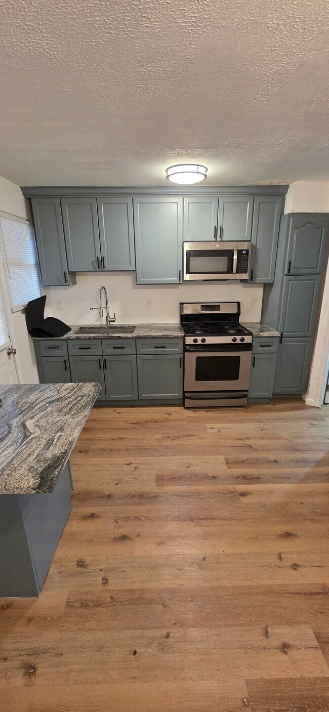 Building Photo - 8558 Willow Oak Rd