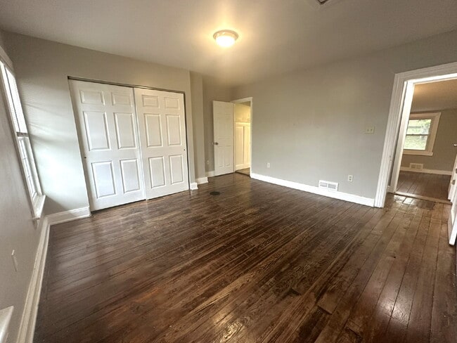 Building Photo - 2 Bedroom Duplex in Downtown Westminster