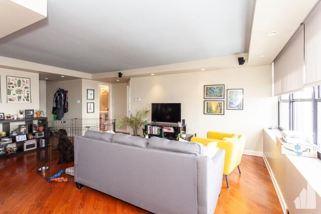 Building Photo - 1 bedroom in Chicago IL 60613