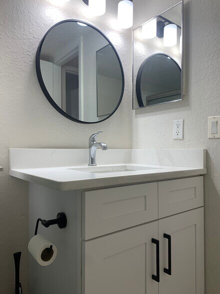 Building Photo - 805 Boardwalk Dr