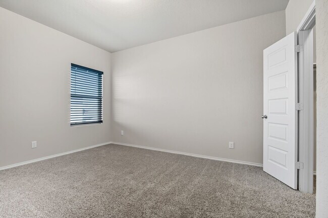 Building Photo - 5415 Moni Rock Dr