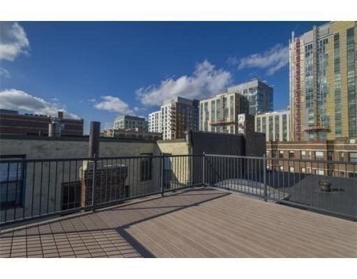 Building Photo - 30 Peterborough St