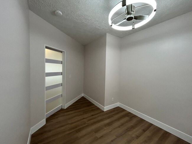 Building Photo - 4300 Apple Ave