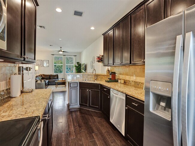 Building Photo - 1144 S Community Dr