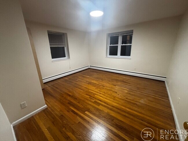 Building Photo - 110 Babcock St