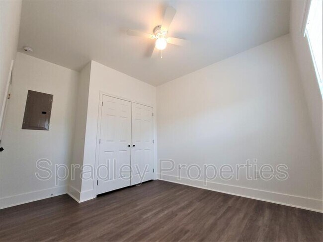 Building Photo - 1024 N Wall St