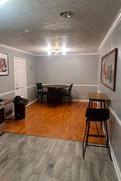 Building Photo - 3077 Laura Ln