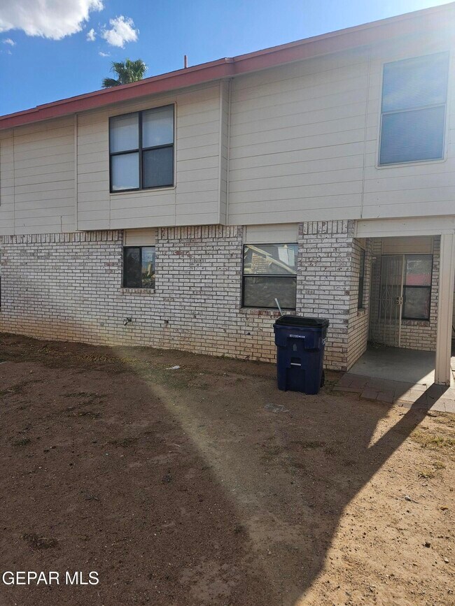 Building Photo - 11120 Loma Escondida Dr