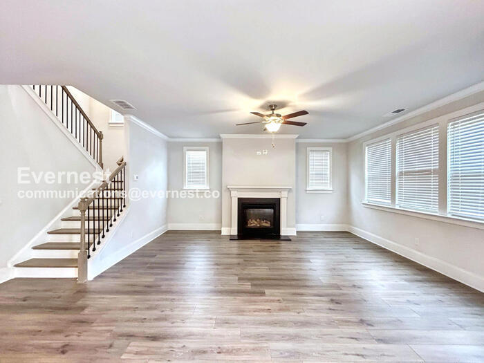 Building Photo - 504 Cunninghame Ct