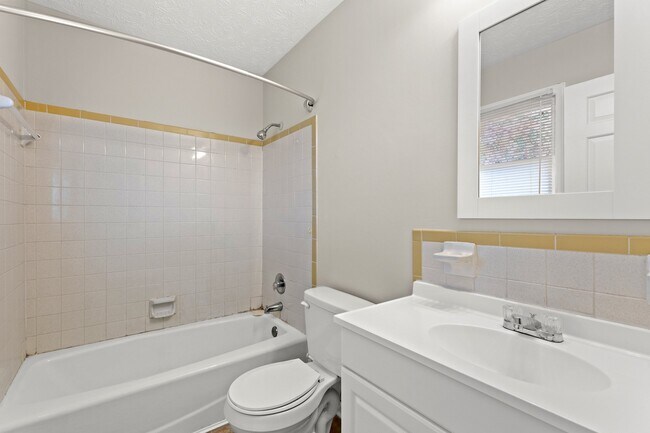 Building Photo - 1932 Mint Julep Ln