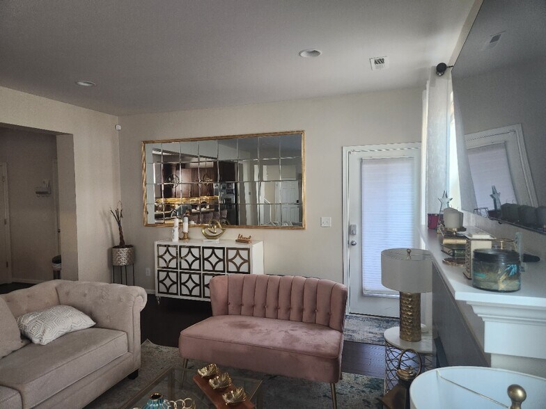 Building Photo - 4425 30th Dr SE