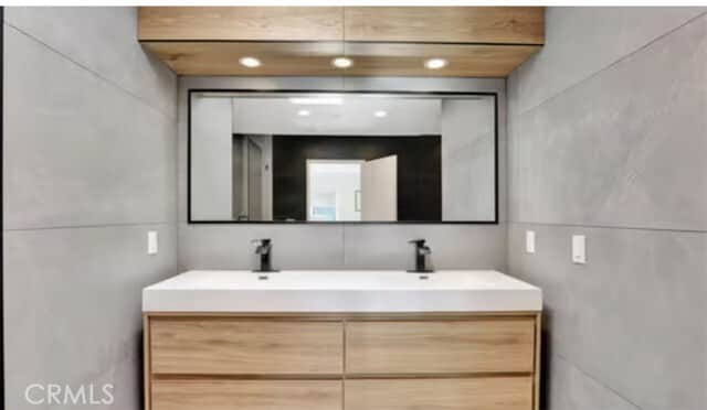 Building Photo - 4600 Poe Ave