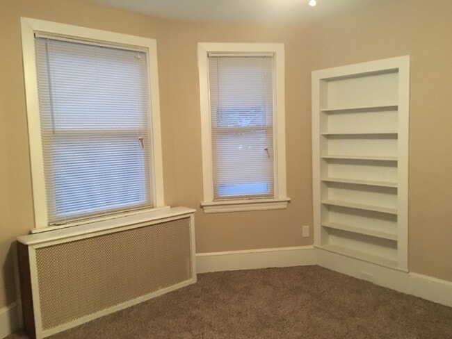 Building Photo - 714 Station Ave